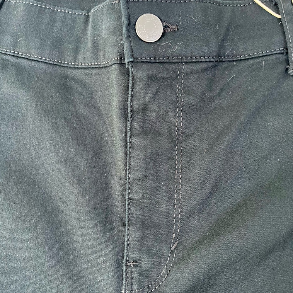 Gloria Vanderbilt Black Women's Bermudas - Picture 7 of 11